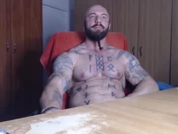 Strongivan Chaturbate stream image from December 01, 2025