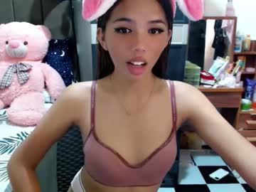Holy_Molly1 Chaturbate stream image from December 01, 2025