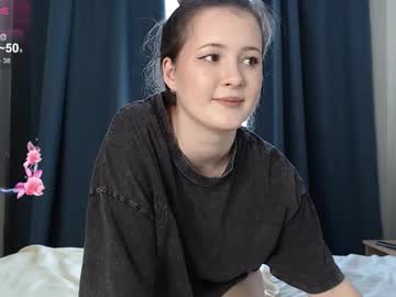 Kateluxury Chaturbate stream image from December 01, 2025