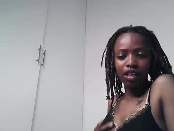 Petiteebony_22 stream image from December 01, 2025