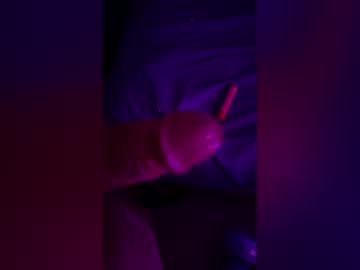 Fuckholes915 Chaturbate stream image from December 01, 2025
