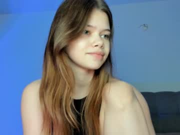 Cuteexx Chaturbate stream image from December 01, 2025