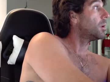 Traviskenn Chaturbate stream image from December 01, 2025
