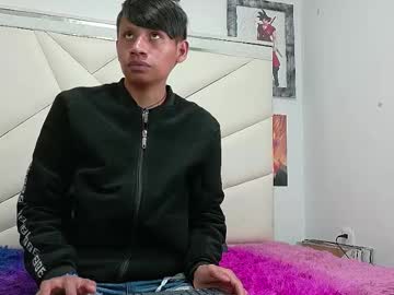 Alexandro_Bover Chaturbate stream image from December 01, 2025