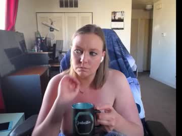 Softerpeaches Chaturbate stream image from December 01, 2025