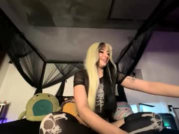 Manicpixieslutt Chaturbate stream image from December 01, 2025