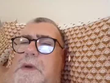 Twohats2810 Chaturbate stream image from December 01, 2025