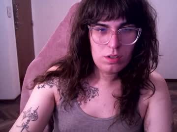 Akamedolle Chaturbate stream image from December 02, 2025