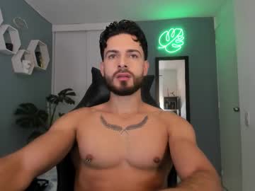 Maxtowers Chaturbate stream image from December 02, 2025