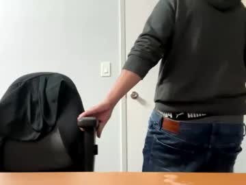 Ooiskyfalloo Chaturbate stream image from December 02, 2025