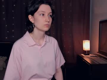 Crissybrave Chaturbate stream image from December 02, 2025