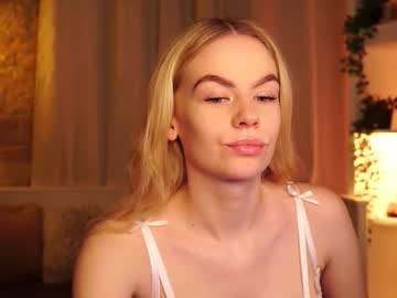 Snowbarbieee Chaturbate stream image from December 02, 2025