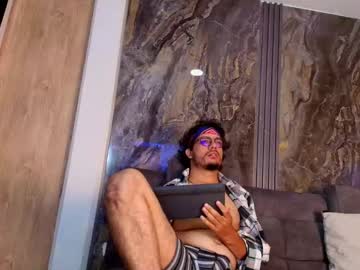 Enzodarkwood Chaturbate stream image from December 02, 2025