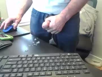 Hoverday Chaturbate stream image from December 02, 2025