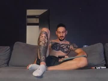 Huntingod Chaturbate stream image from December 02, 2025