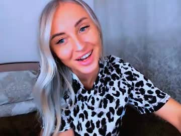 Snezanablond Chaturbate stream image from December 02, 2025