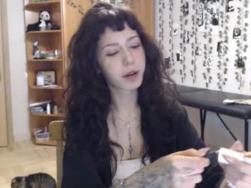 Wavy_Nights Chaturbate stream image from December 03, 2025