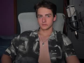 Bluskyzz Chaturbate stream image from December 03, 2025