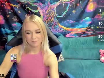 Dances_Queen Chaturbate stream image from December 03, 2025
