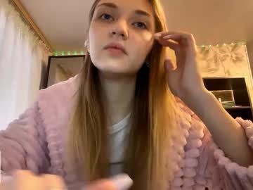 Janitamunerlyn Chaturbate stream image from December 03, 2025