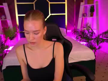 Mollyymayy Chaturbate stream image from December 03, 2025