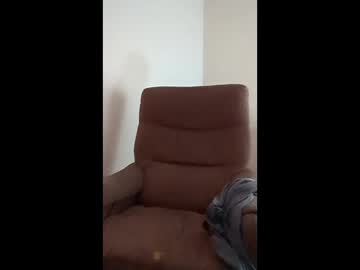Geeznutsizonyrchyn Chaturbate stream image from December 03, 2025