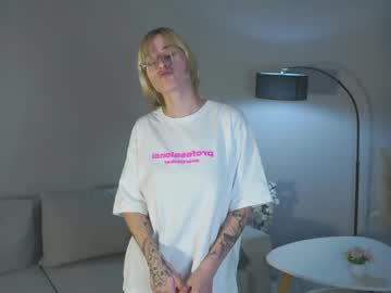 Berneicemcqueeney Chaturbate stream image from December 03, 2025