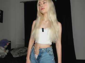 Blondiebubble Chaturbate stream image from December 03, 2025