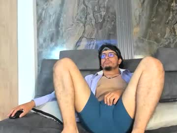 Enzodarkwood Chaturbate stream image from December 03, 2025