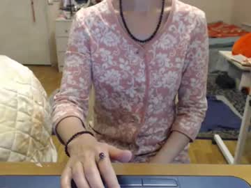 Kiuminberry Chaturbate stream image from December 03, 2025
