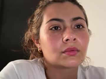Lauglow Chaturbate stream image from December 03, 2025