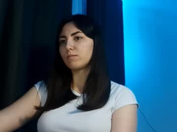 Crystabeckelhimer Chaturbate stream image from December 03, 2025