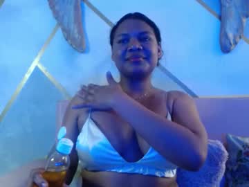 Keiraluna Chaturbate stream image from December 03, 2025