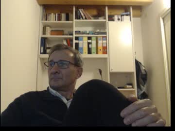 Eloieloieloieloi Chaturbate stream image from December 03, 2025