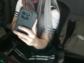 Gr4ycat Chaturbate stream image from December 03, 2025