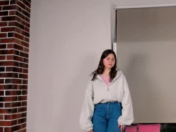 Brittpobre Chaturbate stream image from December 03, 2025