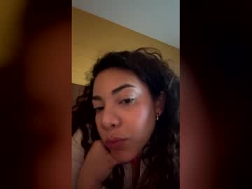 Julia750180 Chaturbate stream image from December 03, 2025