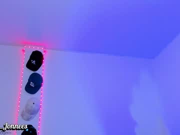 Tyler_Jonnes Chaturbate stream image from December 03, 2025
