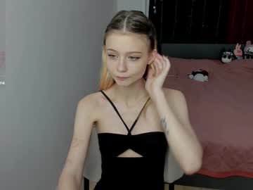 Viraglow Chaturbate stream image from December 03, 2025