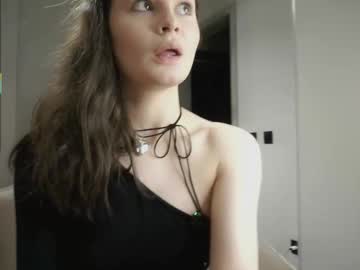 Aleksavalenne Chaturbate stream image from December 04, 2025