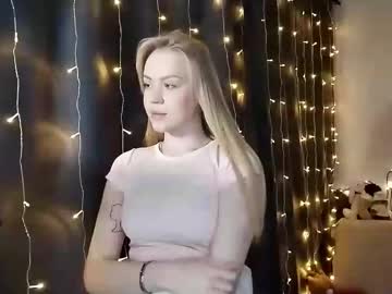 Lunapeony Chaturbate stream image from December 04, 2025