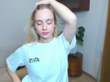 Pinkyskyy Chaturbate stream image from December 04, 2025