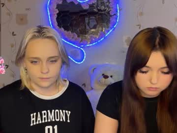 Bella_And_Alice Chaturbate stream image from December 04, 2025
