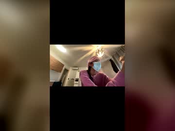 Kamkammckenzie Chaturbate stream image from December 04, 2025