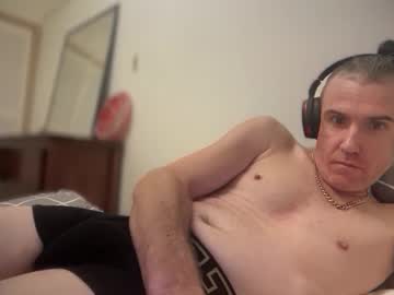 Cloudzandcouples Chaturbate stream image from December 04, 2025