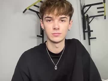 Yoursweetyguy Chaturbate stream image from December 04, 2025