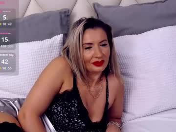 Ginabear Chaturbate stream image from December 04, 2025
