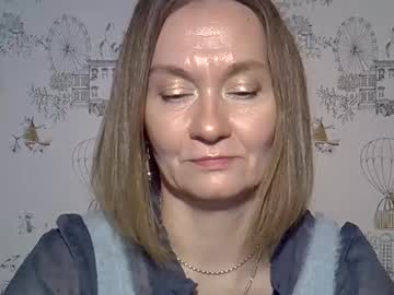 Carra_Hut Chaturbate stream image from December 04, 2025