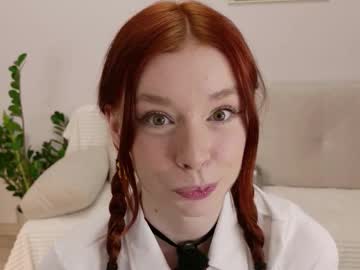 Evelune Chaturbate stream image from December 04, 2025