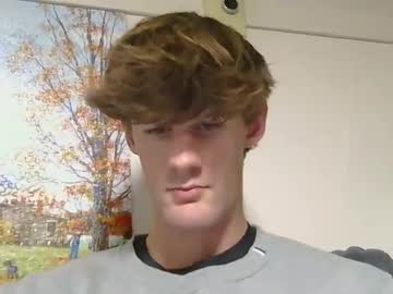 Basicallyjustmee Chaturbate stream image from December 04, 2025